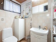 AK; Erillinen wc