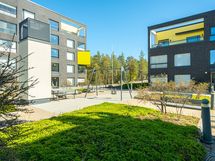 Turvallinen sisäpiha ilahduttaa perheen pienimpiä