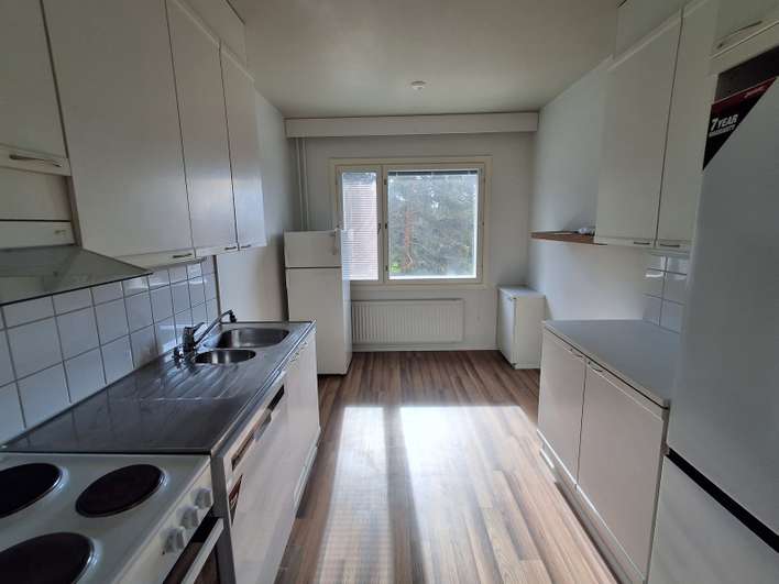 Kerrostalo, 3h + k+ p+ kph/wc+vh, 75 m², Okeroinen - Näkymä 2