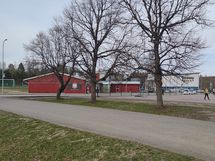 Varuboden arena ja uima-halli alueen läheisyydessä.