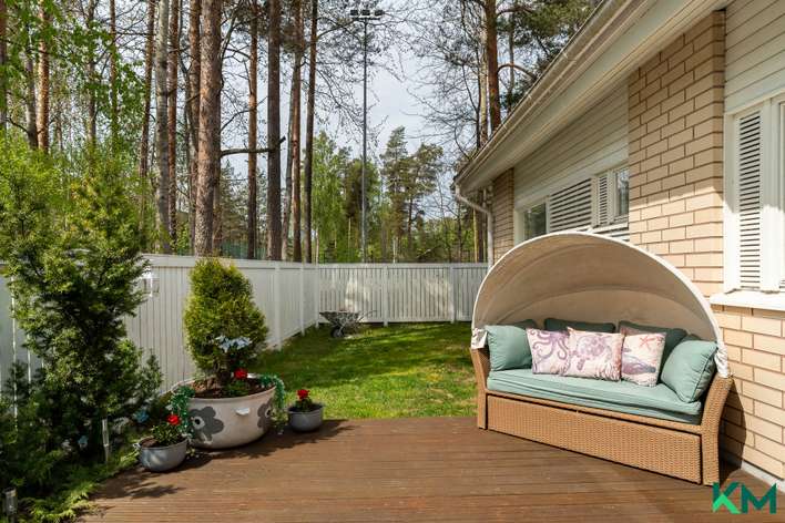 House in Espoo, Klovinkallio, Mankkaa