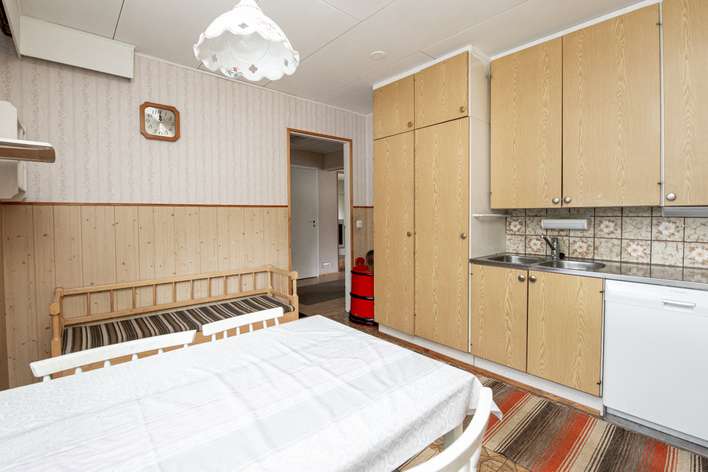 Omakotitalo, 3h+k+takkahuone+vaatehuone+sauna+autotalli, 120/156 m², Teeriniemi - Näkymä 4