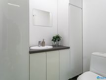Halli 1 asiakas wc