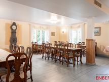 Päärakennuksen sali