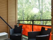 Yläkerrassa on suojainen parveke