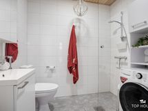 Kylpyhuone ja wc