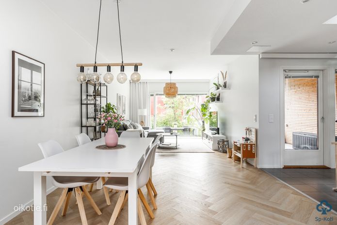 Rivitalo, 3h, k, 2kh/wc, s, p, 99 m², Kaistarniemi, Turku