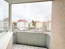 Tilava todella hyväpohjainen asunto mahtavalla sijainnilla.