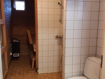 Sauna/kylpyhuone/pukuhuone.