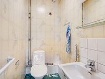 Erillinen WC.