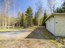 Isohko varastorakennus.