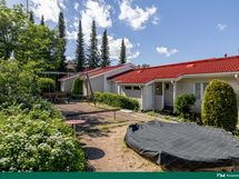 Taloyhtiön rauhallinen piha