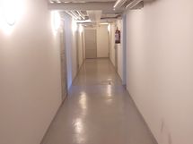 Alakerran käytävä