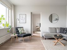 Makuuhuoneeseen käydään olohuoneen toisesta päädystä.