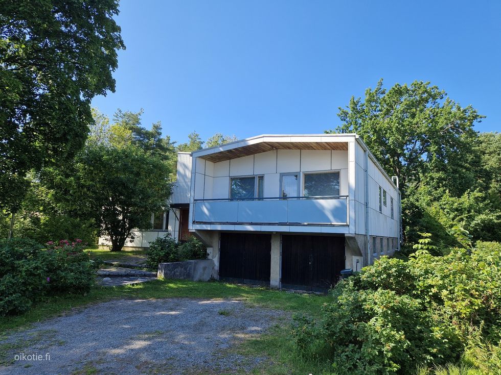 Julkisivu