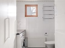 Erillinen wc ja kodinhoitotila