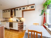 Keittiö ja ruokailutila