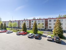 Parkkitilaa pihassa