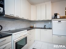 Ajattomat vaaleat kaapistot