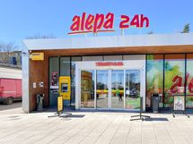 Lähikaupoille kävelee 5 minuutissa.