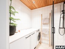 Tyylikäs kylpyhuone ja sauna