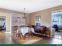 Olohuoneen toinen pääty.