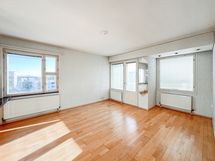 Valoisa ylimmän kerroksen koti Vuosaaressa!