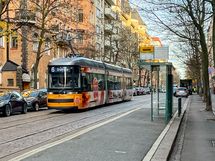 Lähimmät raitiovaunupysäkit Bulevardilla.