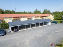 Autokatos- ja tolppapaikka kuuluvat huoneistoon