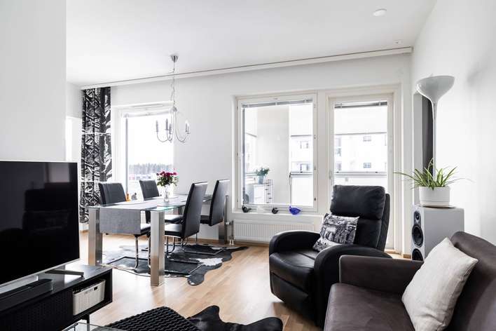 Kerrostalo, 4h+k+kph/s+erill.wc+vh+lasit.p, 72 m², Hervantajärvi