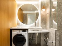 Ylellinen kylpyhuone/wc