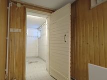 Kellarikerros - käynti saunatiloihin
