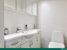Erillinen wc alakerrassa