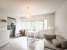 Upea toisen kerroksen koti erinomaisella sijainnilla!