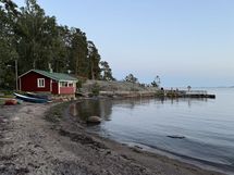 Yhdistyksen puulämmitteinen rantasauna