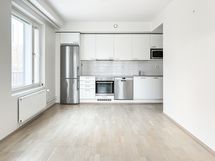 Hissitalon 2. kerroksessa oleva koti tarjoaa toimivan ja modernin pohjaratkaisun.