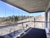 todella iso lasitettu parveke