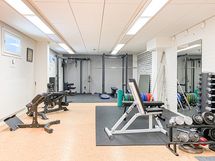 Taloyhtiössä on mm. kuntosali, joka on käytettävissä avainpanttimaksulla.
