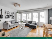 Valoisa ja avara olohuone