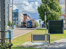 Tullin ratikkapysäkille on matkaa vajaat 300 metriä.
