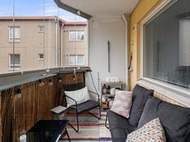 Tilava lasitettu parveke