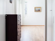 Käynti toiseen makuuhuoneeseen