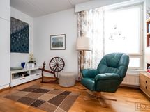 Makuuhuone 3. Käynti olohuoneesta