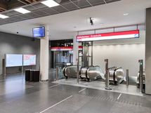 Kauppakeskus Niityn yhteydessä on myös Niittykummin metroasema.