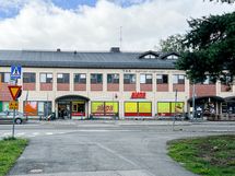 Alepa Hiekkaharju n.450m päässä.