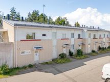 Autopaikka heti asunnon edessä