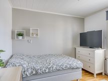 yläkerran makuuhuone 2