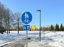 Rantapuistossa on mukava kävellä niin kesä-kuin talviaikaan.