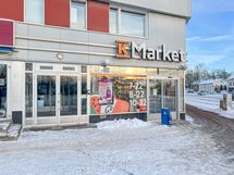 Lähellä palvelee ruokakauppa.