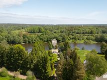 Ympärillä kaunis maasto niin lenkkeilyyn, kuin vaikka pyöräilyynkin.